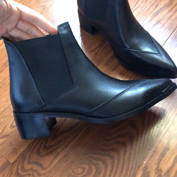 SOLD 🖤NEW🖤Black leather booties - Picture 3 of 4